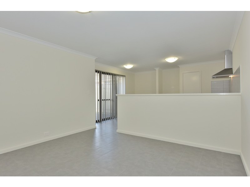 2/4 Balfour Road, Swan View WA 6056