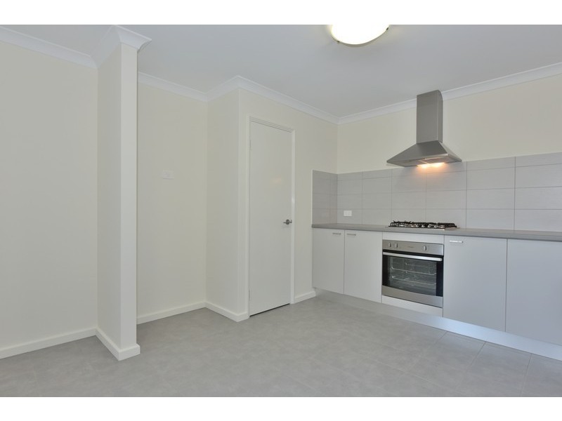 2/4 Balfour Road, Swan View WA 6056