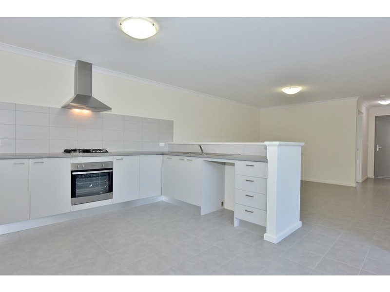 2/4 Balfour Road, Swan View WA 6056