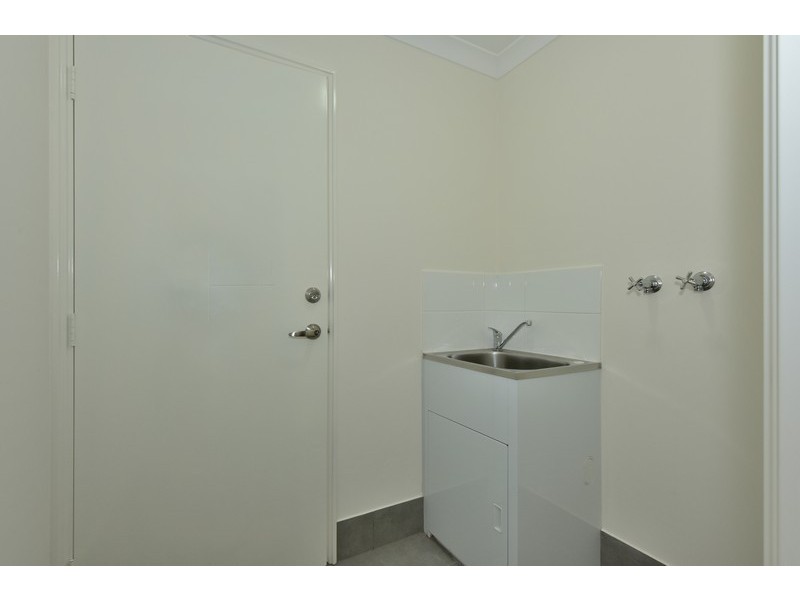 2/4 Balfour Road, Swan View WA 6056