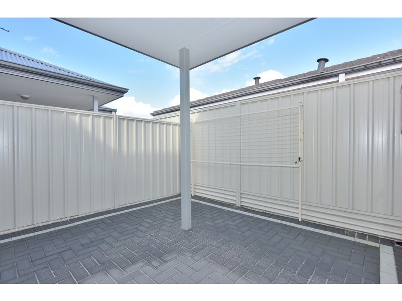 2/4 Balfour Road, Swan View WA 6056