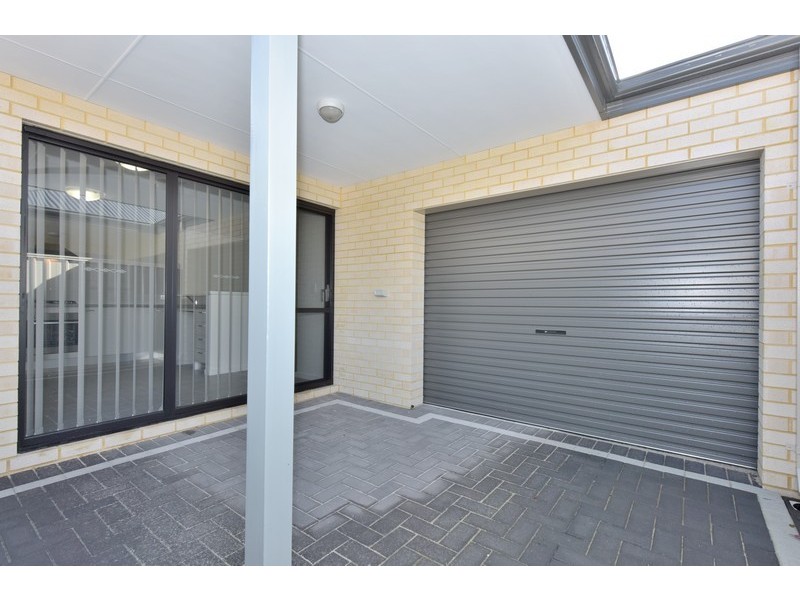 2/4 Balfour Road, Swan View WA 6056