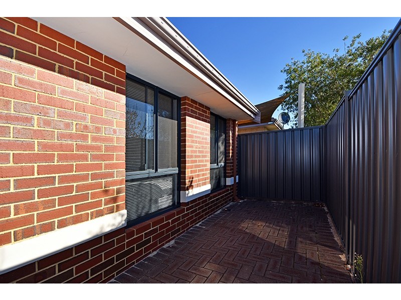 1/10 Dulegal Way, Aveley WA 6069