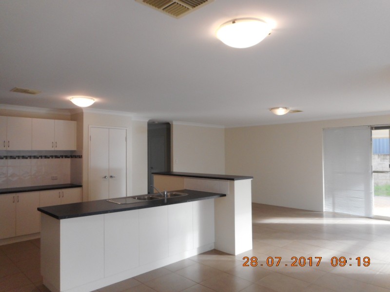 3 Barclay Way, Aveley WA 6069