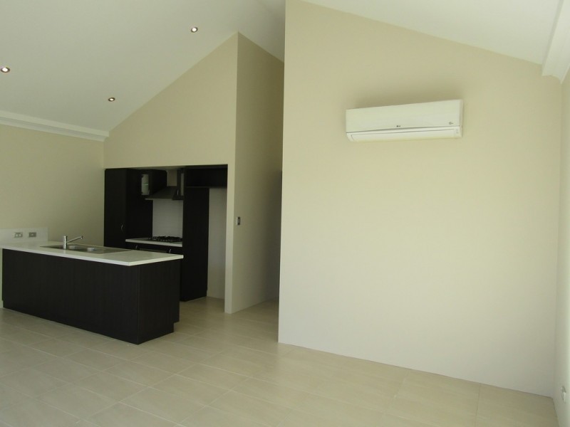 10 Flecker Promenade, Aveley WA 6069