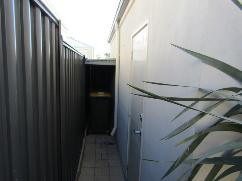 10 Flecker Promenade, Aveley WA 6069