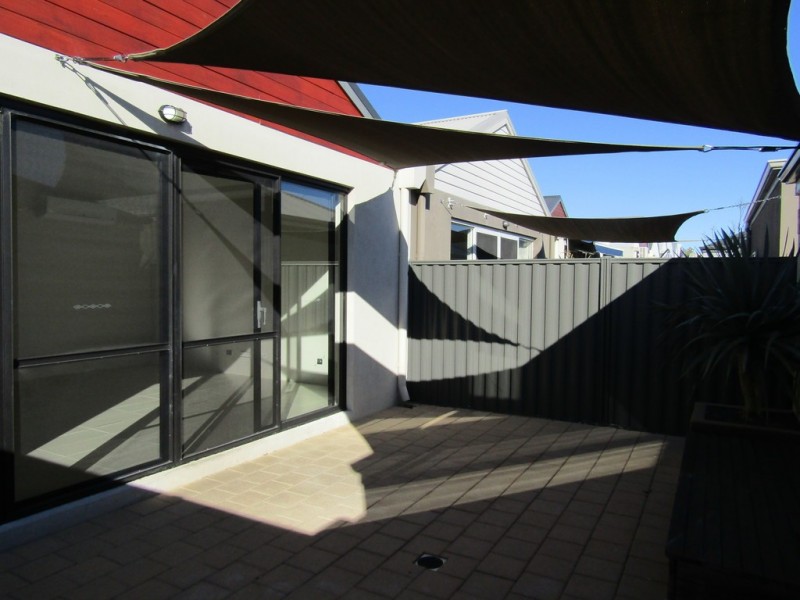 10 Flecker Promenade, Aveley WA 6069