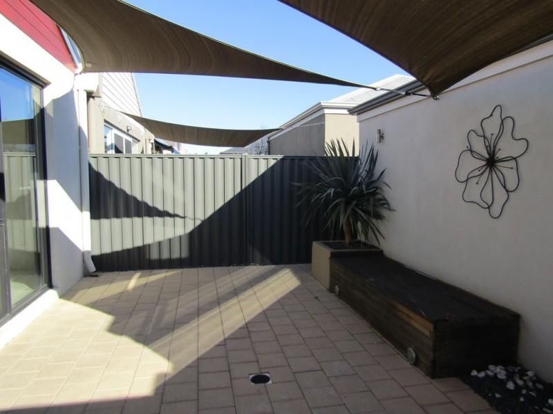 10 Flecker Promenade, Aveley WA 6069