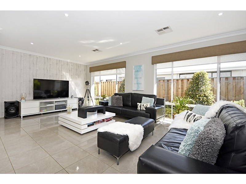 55 Jennapullin Crescent, Ellenbrook WA 6069