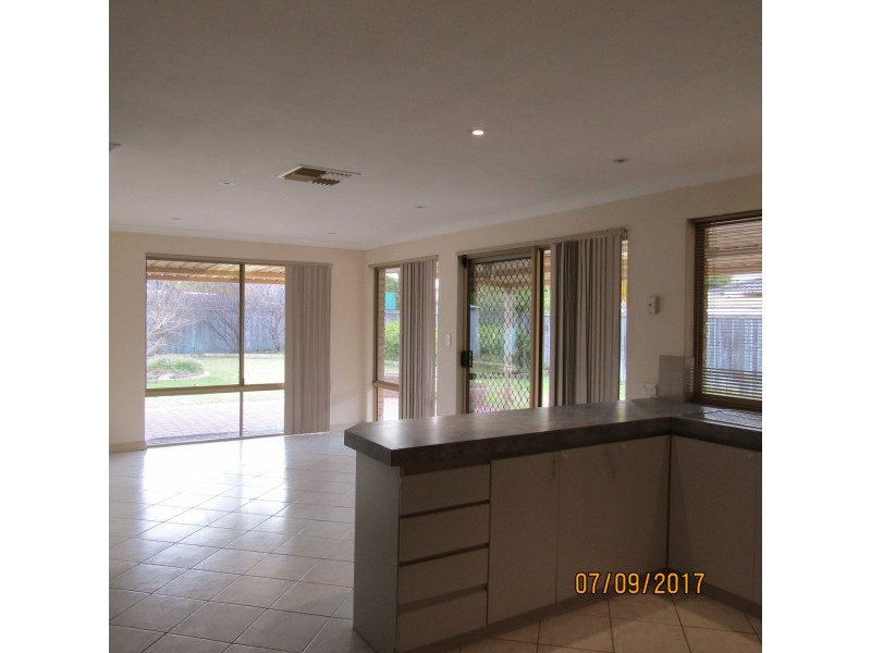 20 Starbush Crescent, Ellenbrook WA 6069