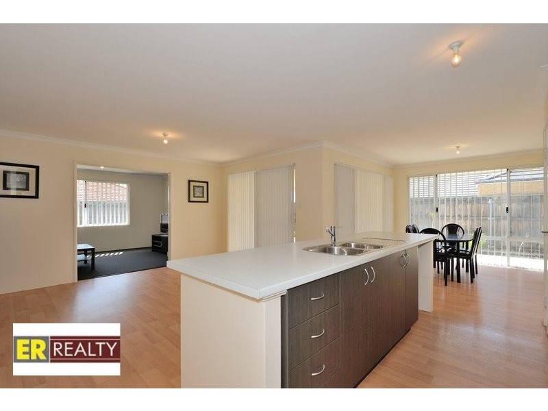 10 Rodsand Circuit, Ellenbrook WA 6069