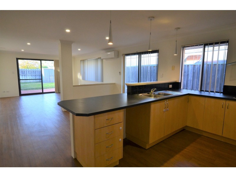 24 Larrawa Circle, Ellenbrook WA 6069