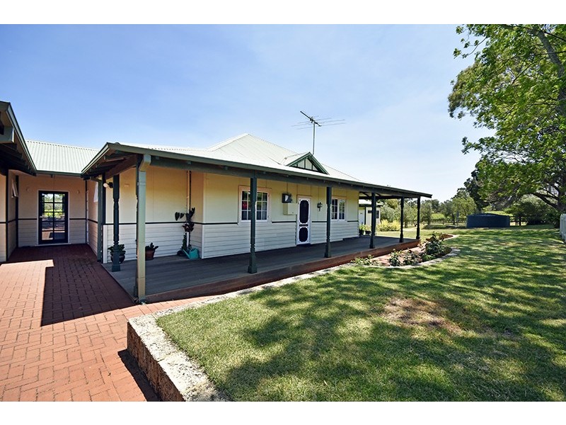 61 Memorial Avenue, Baskerville WA 6056