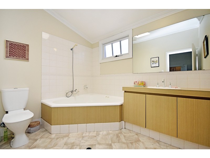 61 Memorial Avenue, Baskerville WA 6056