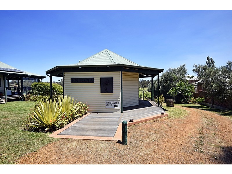 61 Memorial Avenue, Baskerville WA 6056