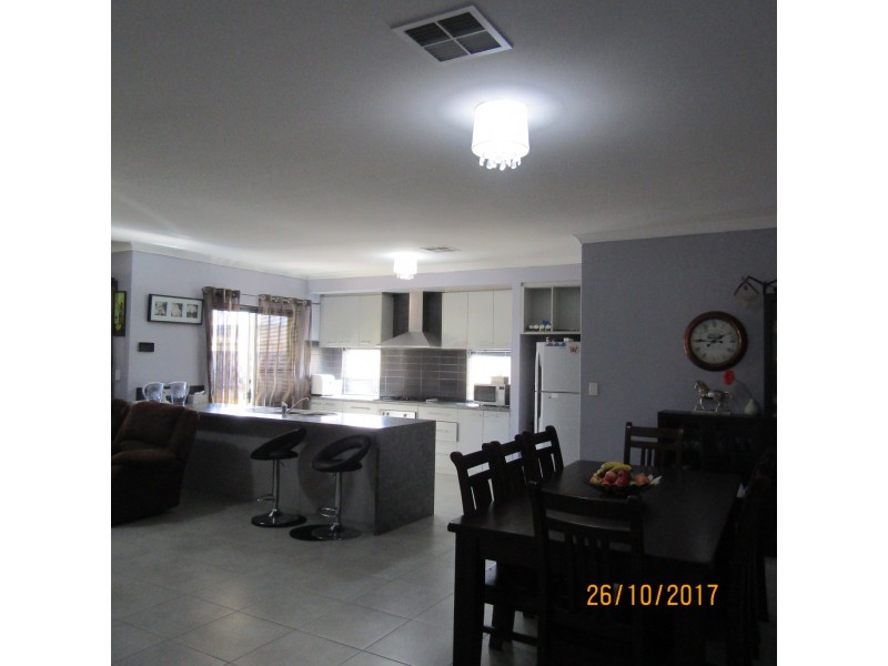 9 Boxgrove Loop, Ellenbrook WA 6069