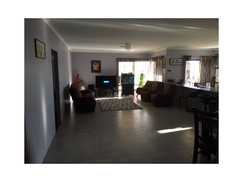 9 Boxgrove Loop, Ellenbrook WA 6069