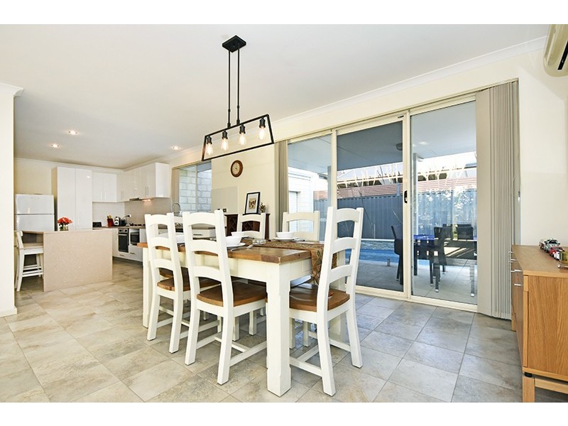 21 Waite Ridge, Aveley WA 6069