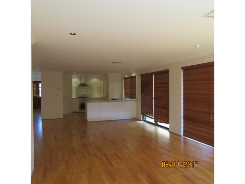 14 Devereux Crescent, Aveley WA 6069