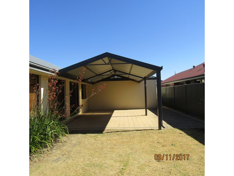 14 Devereux Crescent, Aveley WA 6069