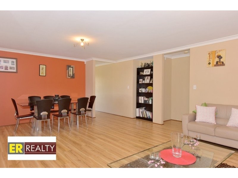 8 Hoyton Close, Ellenbrook WA 6069