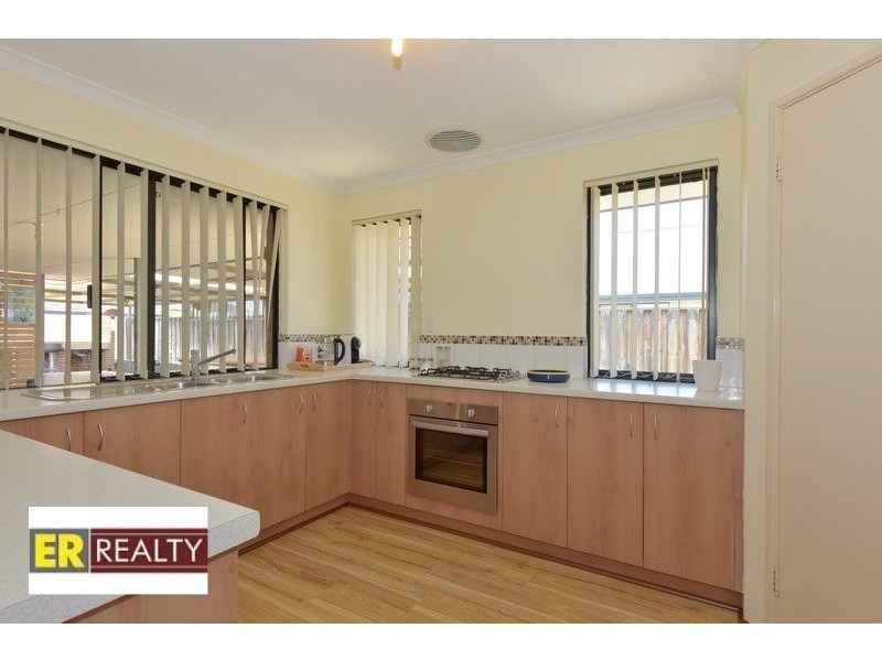 8 Hoyton Close, Ellenbrook WA 6069