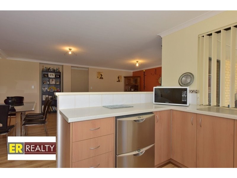 8 Hoyton Close, Ellenbrook WA 6069