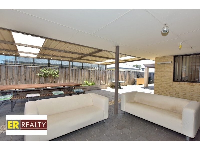 8 Hoyton Close, Ellenbrook WA 6069