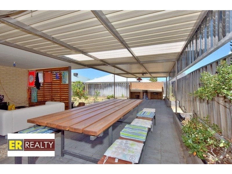 8 Hoyton Close, Ellenbrook WA 6069