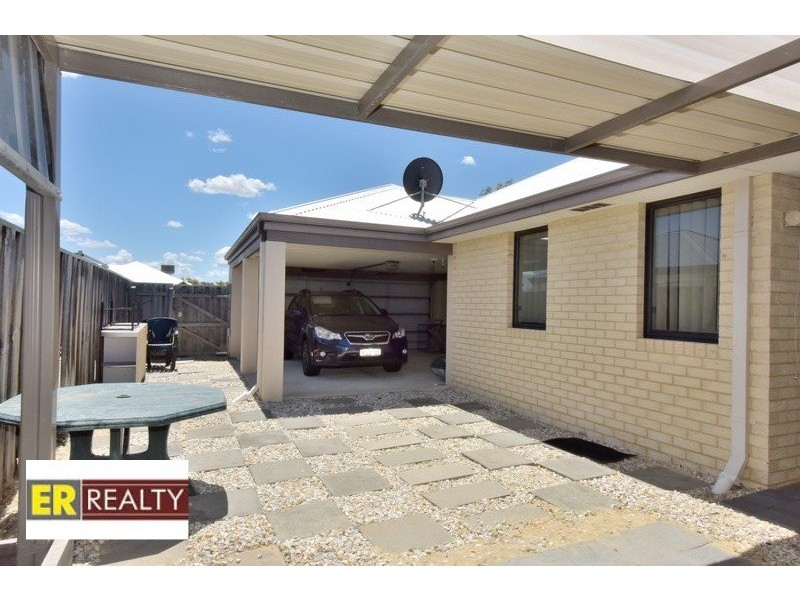 8 Hoyton Close, Ellenbrook WA 6069