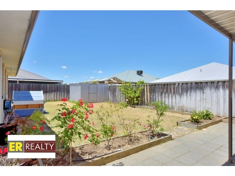 8 Hoyton Close, Ellenbrook WA 6069