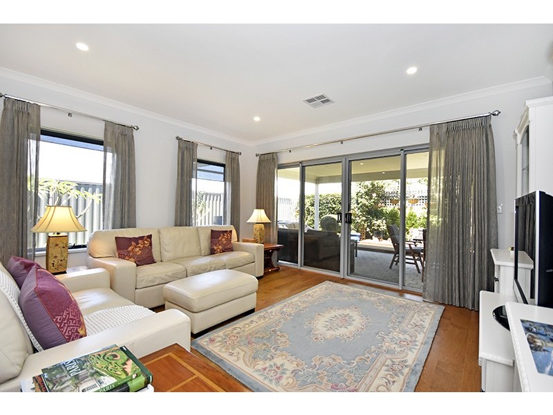 34 Carmen Circuit, The Vines WA 6069