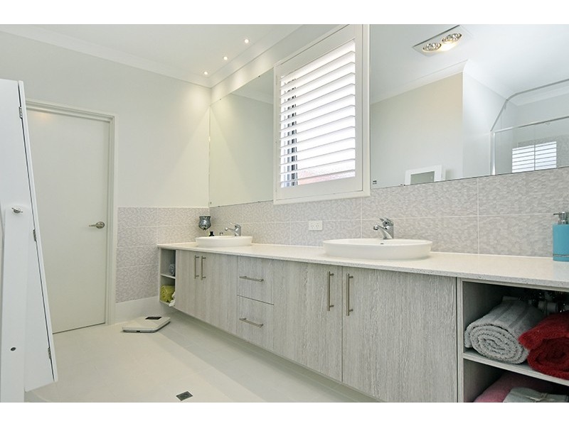 34 Carmen Circuit, The Vines WA 6069