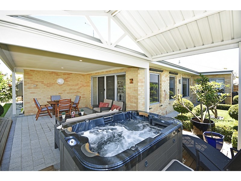 34 Carmen Circuit, The Vines WA 6069