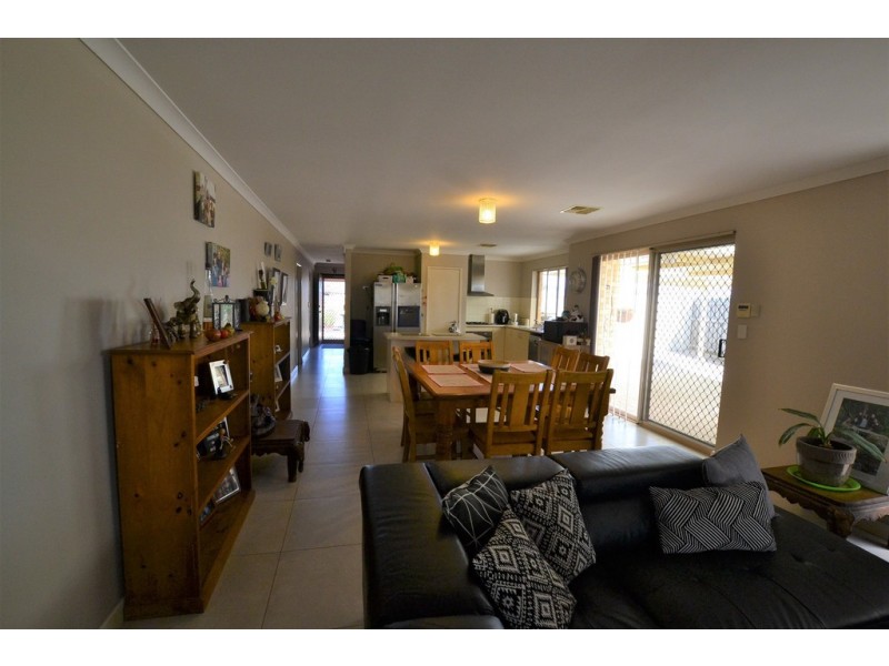 80 Elmridge Parkway, Ellenbrook WA 6069