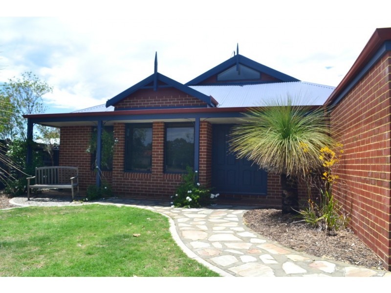 8 Exmoor Lane, Henley Brook WA 6055