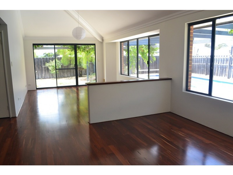 8 Exmoor Lane, Henley Brook WA 6055