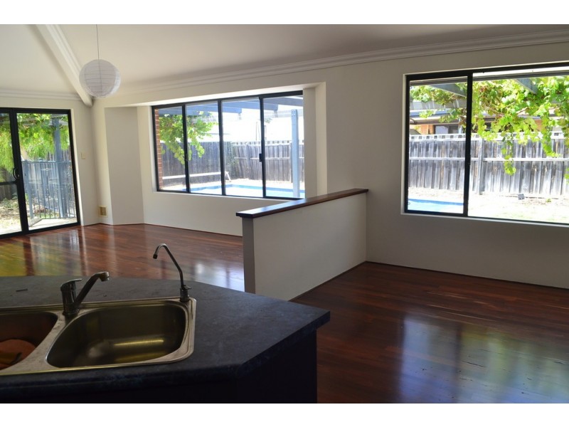 8 Exmoor Lane, Henley Brook WA 6055