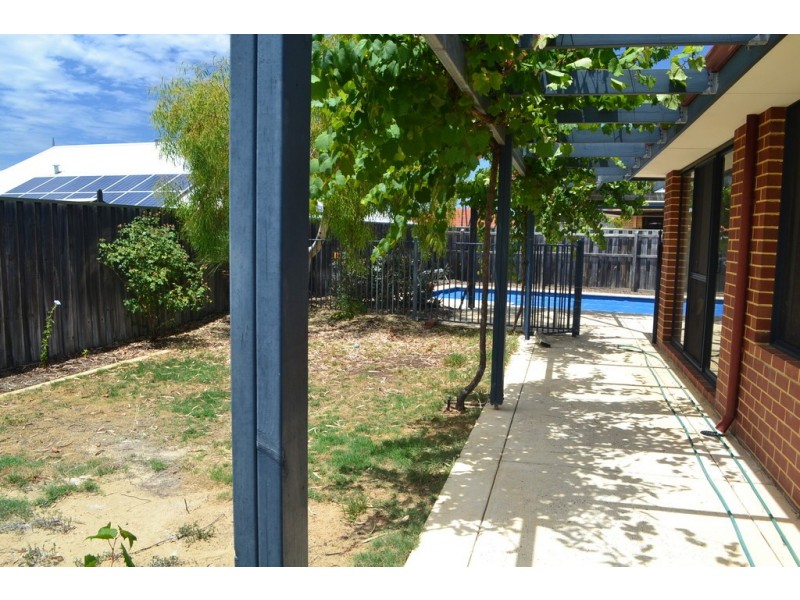 8 Exmoor Lane, Henley Brook WA 6055