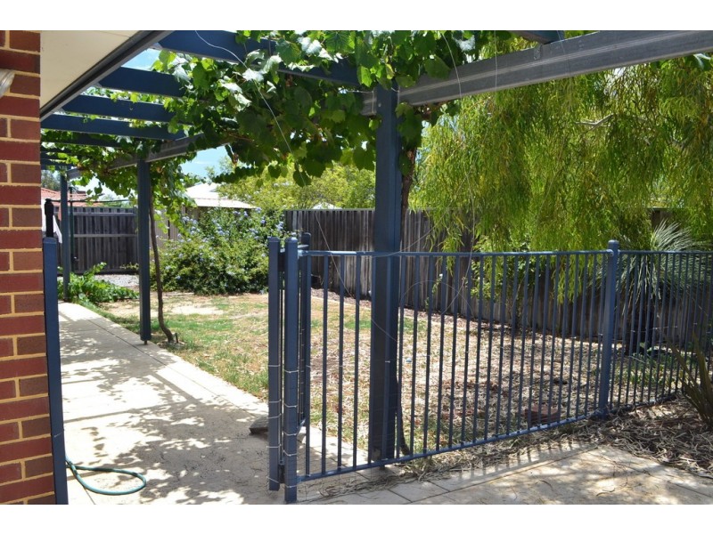 8 Exmoor Lane, Henley Brook WA 6055