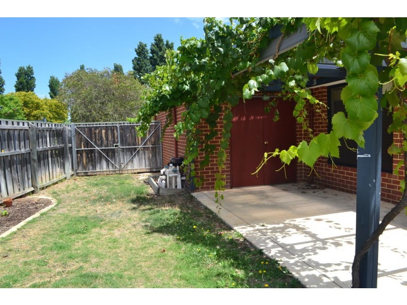 8 Exmoor Lane, Henley Brook WA 6055