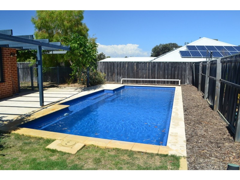 8 Exmoor Lane, Henley Brook WA 6055