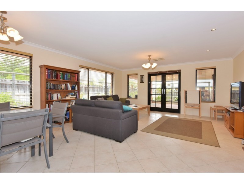 66 Sandown Circle, Henley Brook WA 6055