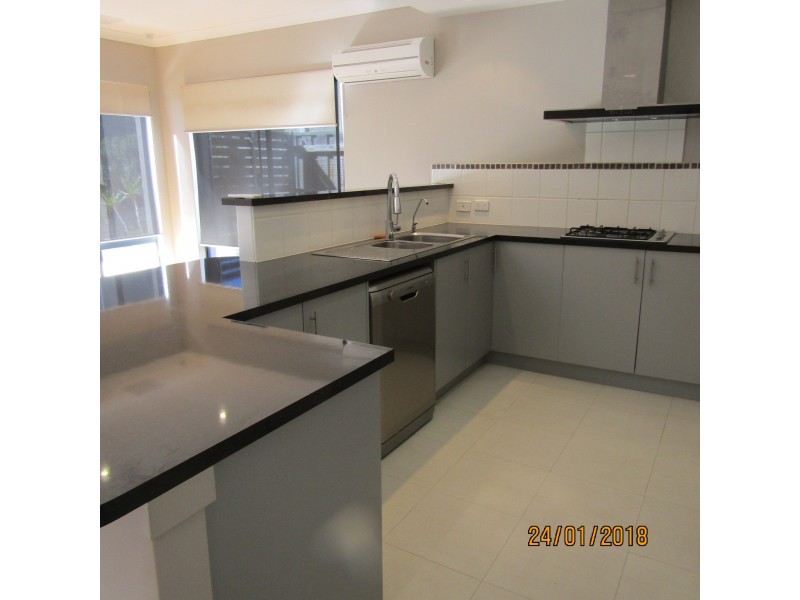 121 Pavilion Circle, The Vines WA 6069