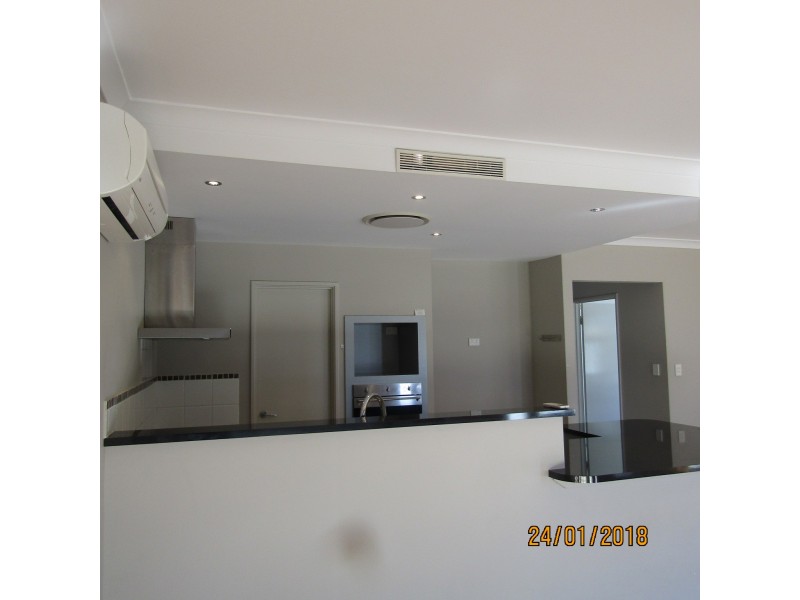 121 Pavilion Circle, The Vines WA 6069