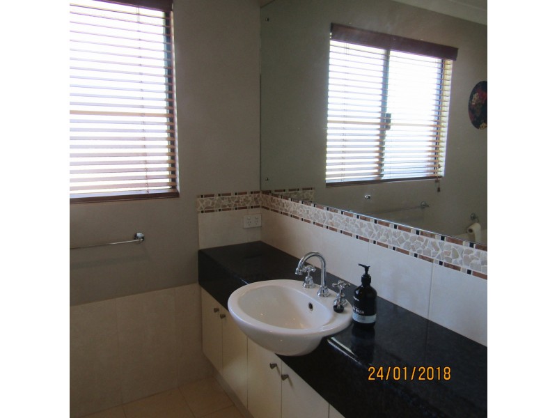 121 Pavilion Circle, The Vines WA 6069