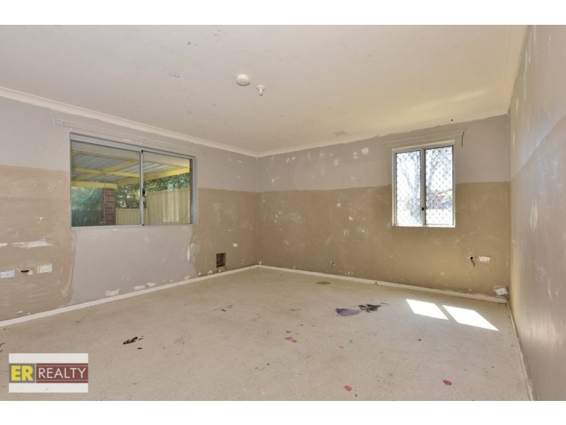 17 Girrawheen Avenue, Girrawheen WA 6064