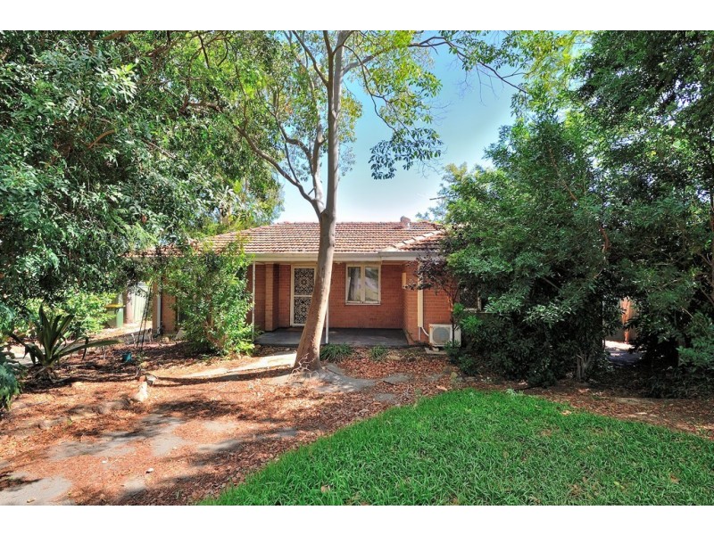 35 Gummow Way, Girrawheen WA 6064