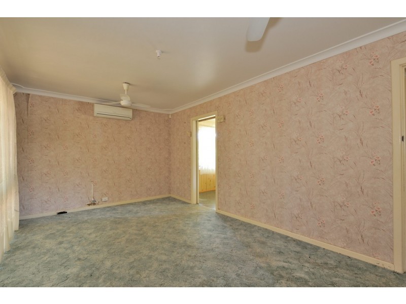 35 Gummow Way, Girrawheen WA 6064