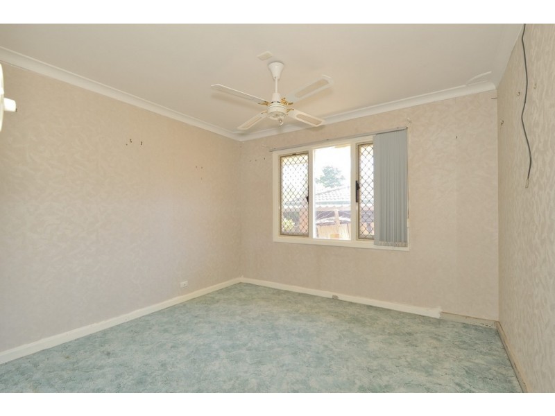 35 Gummow Way, Girrawheen WA 6064